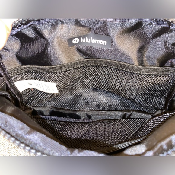 Lululemon Everywhere Belt Bag Large 2L - Picture 11 of 15